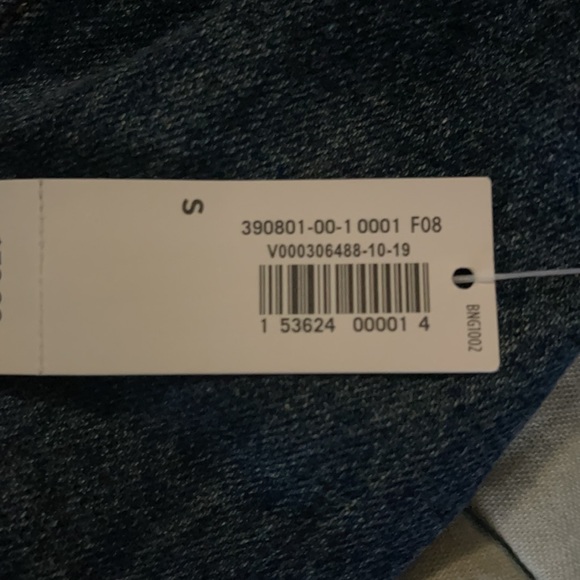 Old Navy Women’s Jean Jacket - Picture 2 of 2